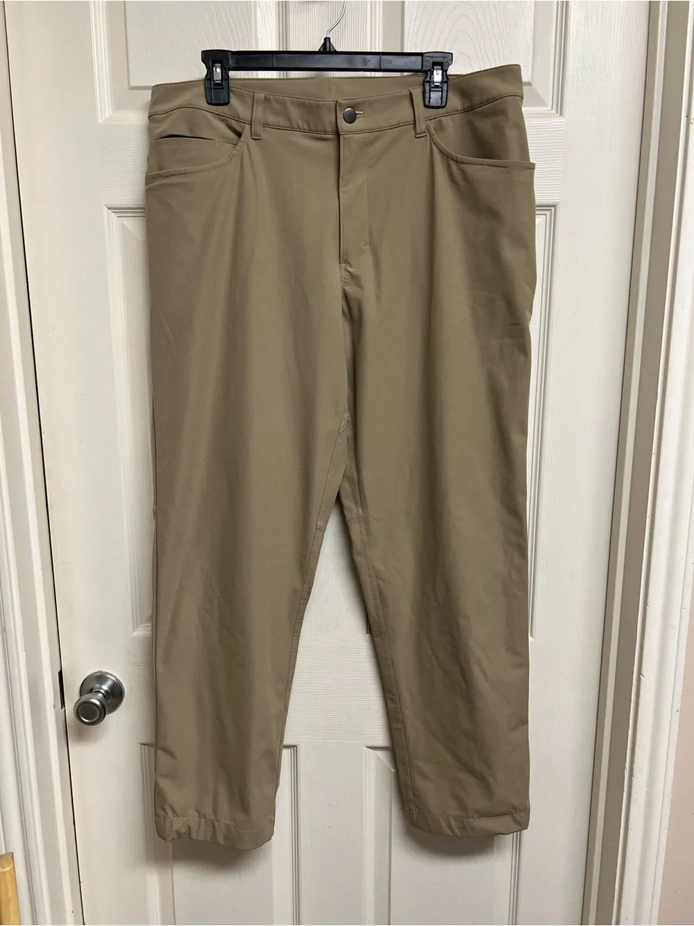 Lululemon ABC Classic-Fit Men’s Sz 38 Beige Warpstreme Pants Trousers *Flaw*